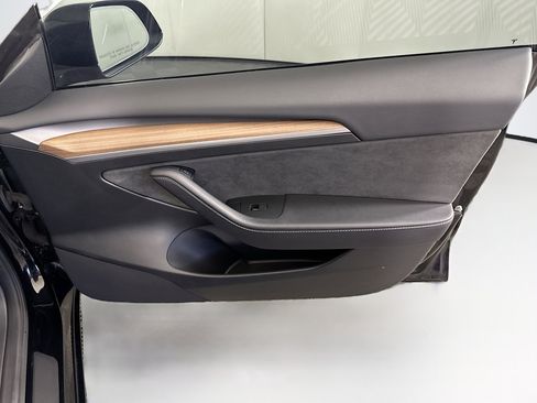 Used 2023 Tesla Model 3 Standard Range RWD image 33