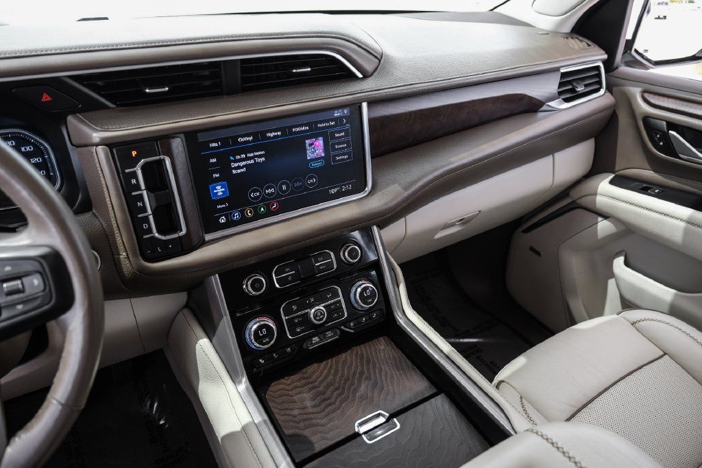 Used 2021 GMC Yukon XL Denali w/ Denali Premium Package RWD image 24