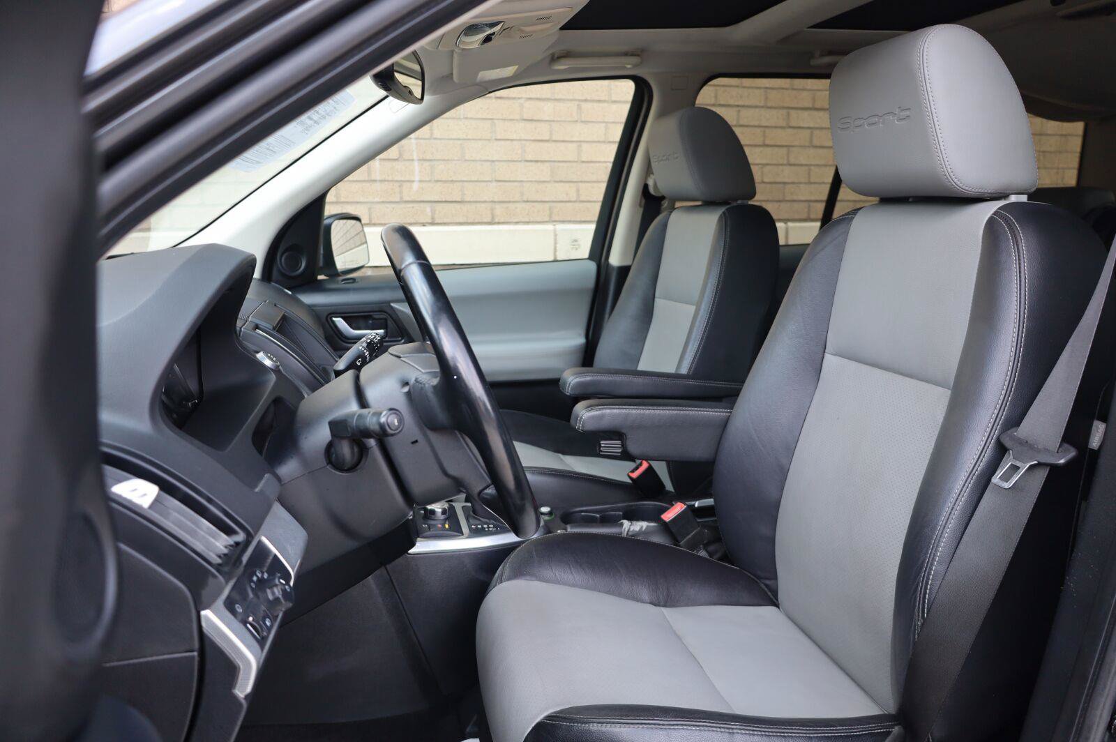 Used 2010 Land Rover LR2 HSE AWD/4WD image 18