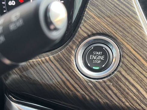 Used 2020 Cadillac XT6 FWD image 38
