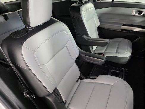 Used 2021 Ford Explorer XLT w/ Equipment Group 202A image 30