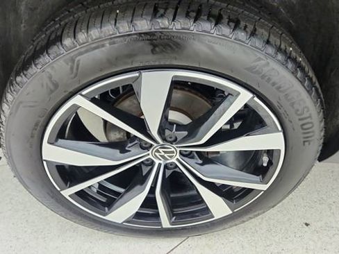 Used 2026 Volkswagen Atlas SEL Premium R-Line image 60