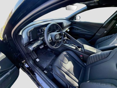 New 2026 Hyundai Elantra SEL Sport FWD image 7