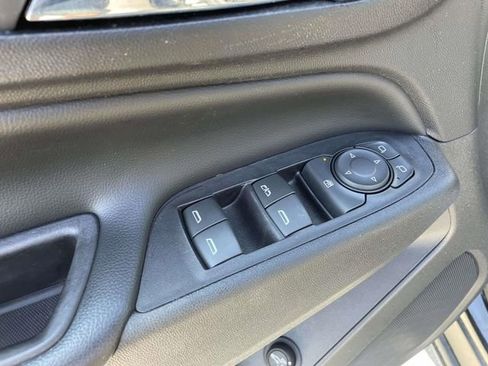 Used 2018 Chevrolet Equinox LT image 18