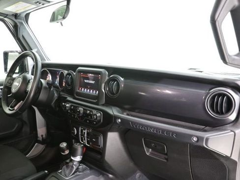 Used 2022 Jeep Wrangler Unlimited Sport AWD/4WD image 14