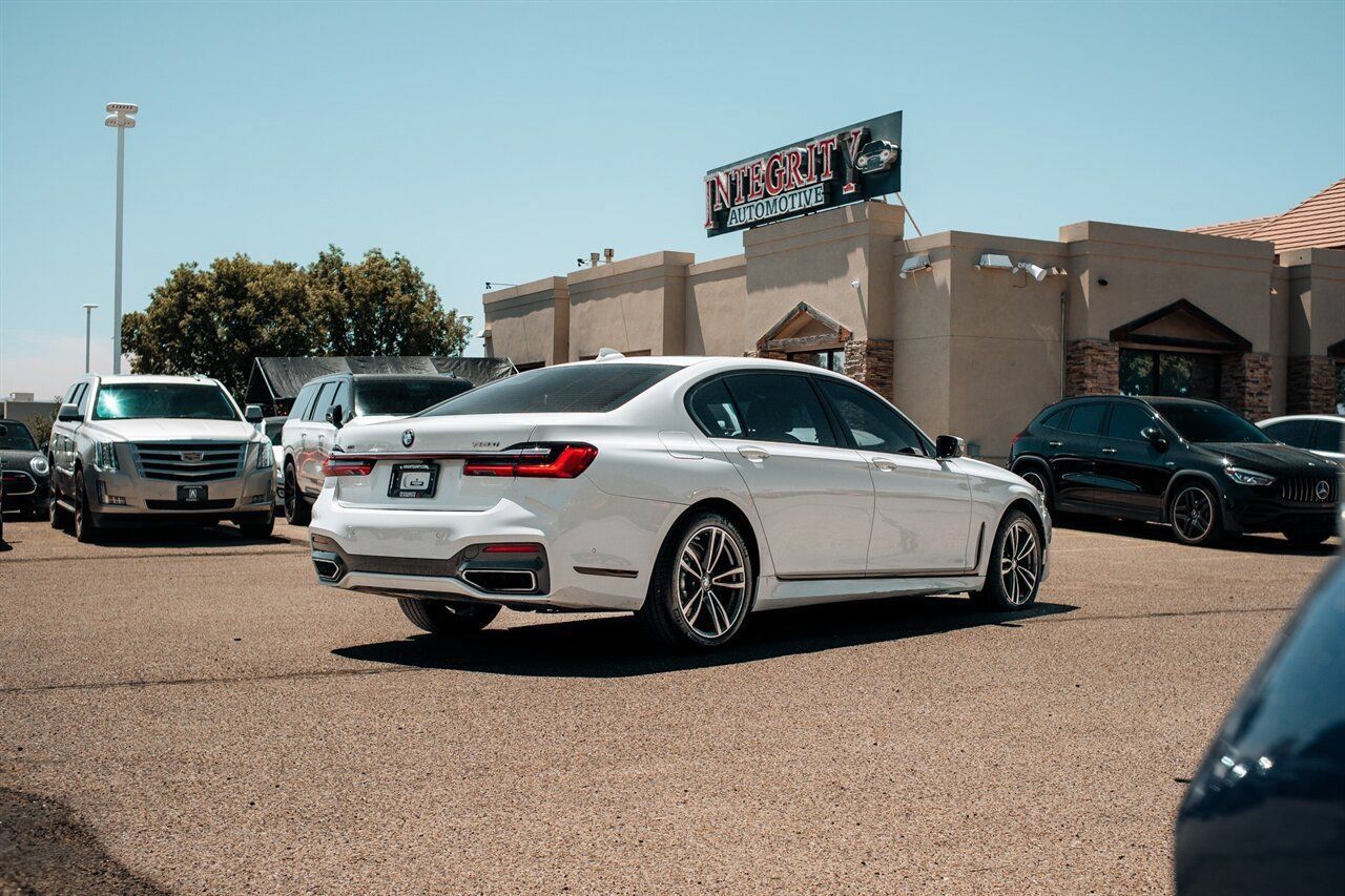 Used 2022 BMW 750i xDrive w/ M Sport Package AWD/4WD image 7
