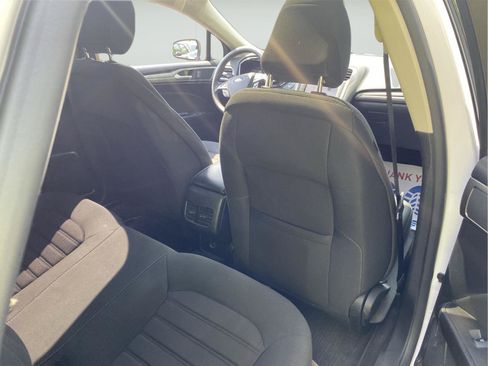 Used 2020 Ford Fusion SE FWD image 23