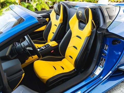 Used 2023 Lamborghini Huracan EVO AWD/4WD image 27
