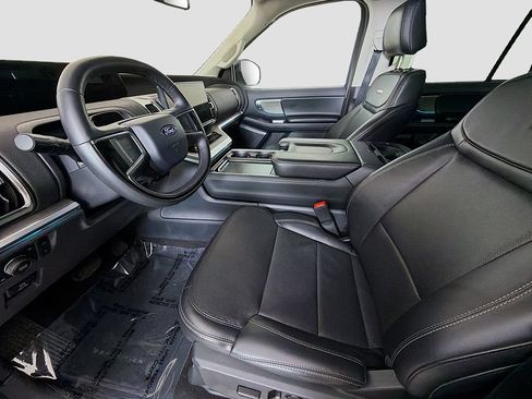 Used 2025 Ford Expedition Platinum AWD/4WD image 25