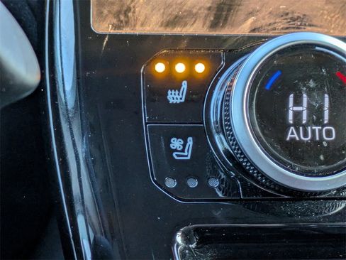 Certified 2025 Toyota Highlander Limited image 26