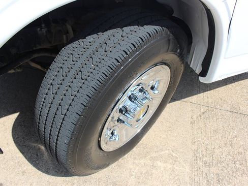Used 2025 Chevrolet Express 3500 LT w/ LT Preferred Equipment Group RWD image 31