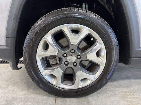 Used 2018 Jeep Compass Limited AWD/4WD image 29