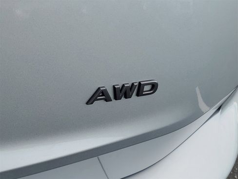 Used 2024 Nissan Rogue S image 28