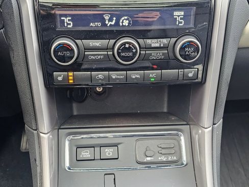 Used 2020 Subaru Ascent Limited w/ Technology Package image 17