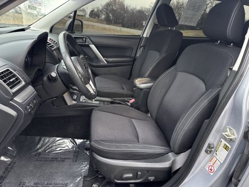 Used 2017 Subaru Forester 2.5i Premium image 4