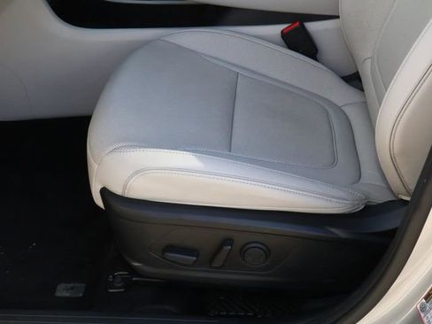 Certified 2025 Hyundai Tucson Limited image 14