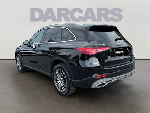Used 2025 Mercedes-Benz GLC 300 4MATIC image 4