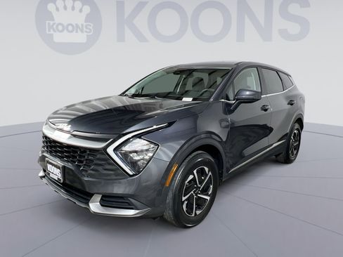 Used 2023 Kia Sportage LX image 1