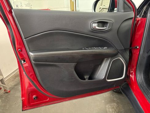 Used 2018 Jeep Compass Limited w/ Navigation Group image 16