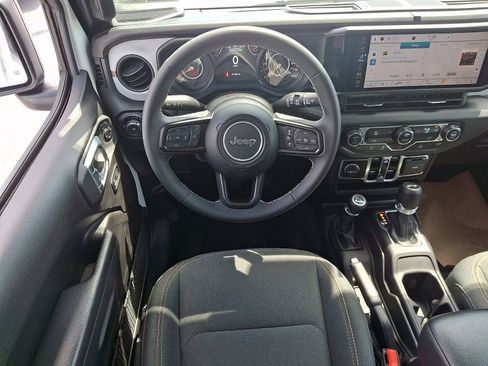 Used 2025 Jeep Wrangler Unlimited Sport AWD/4WD image 11