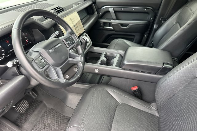 Used 2026 Land Rover Defender 110 S AWD/4WD image 9