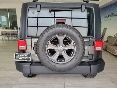 Used 2017 Jeep Wrangler Sport w/ Connectivity Group AWD/4WD image 4