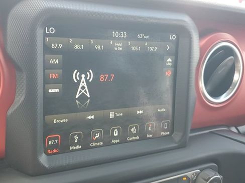 Used 2018 Jeep Wrangler Unlimited Rubicon AWD/4WD image 25
