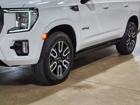 Used 2023 GMC Yukon AT4 AWD/4WD image 17