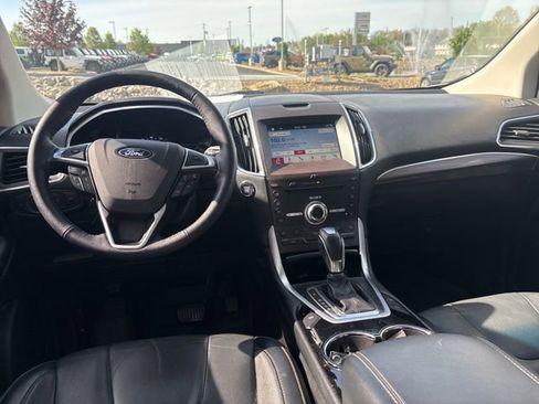 Used 2018 Ford Edge Titanium w/ Equipment Group 302A AWD/4WD image 11