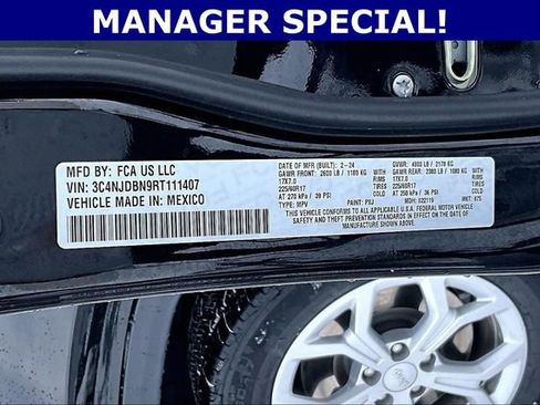 Used 2024 Jeep Compass Latitude image 18