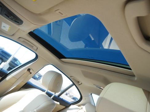 Used 2014 BMW 528i xDrive Sedan image 25