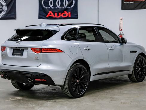 Used 2019 Jaguar F-PACE S image 9