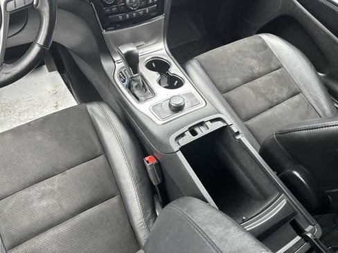 Used 2020 Jeep Grand Cherokee Laredo w/ Quick Order Package 2BN North image 24