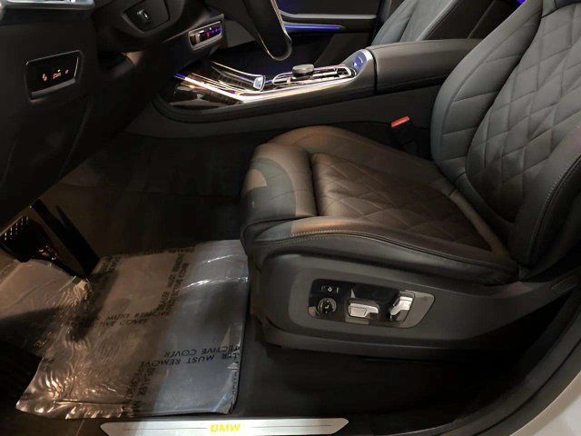 Used 2026 BMW X7 xDrive40i w/ Premium Package AWD/4WD image 50