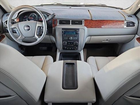 Used 2011 GMC Yukon SLT w/ SLT-2 Equipment Package AWD/4WD image 25