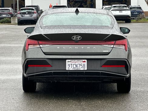 Used 2025 Hyundai Elantra Blue image 5