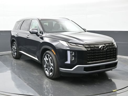 Used 2023 Hyundai Palisade SEL image 2