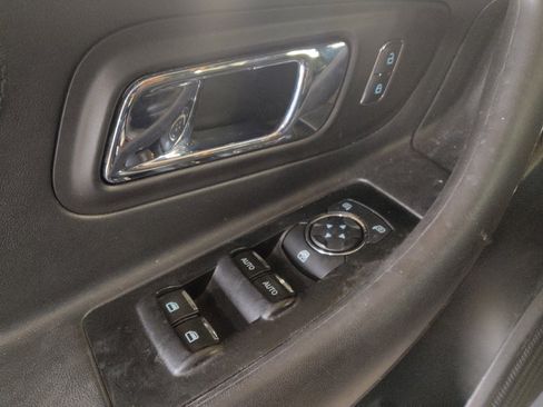 Used 2019 Ford Taurus Limited FWD image 27