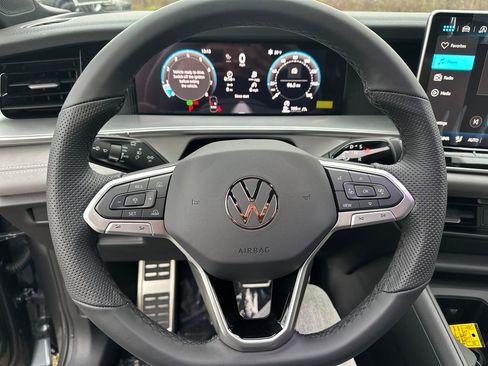 New 2026 Volkswagen Tiguan SE R-Line image 6