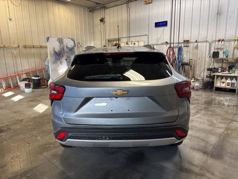 Used 2025 Chevrolet Trax LT image 6