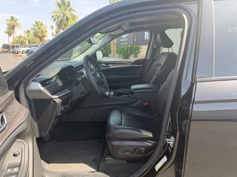 Used 2022 Jeep Grand Cherokee Limited w/ Luxury Tech Group II AWD/4WD image 9