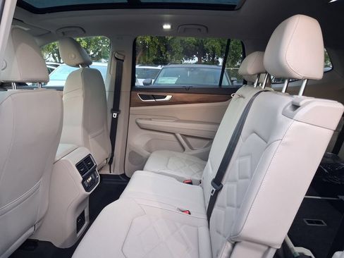 New 2026 Volkswagen Atlas SE FWD image 5