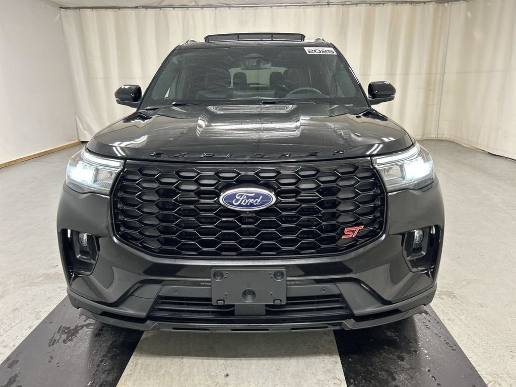 Used 2025 Ford Explorer ST w/ Sun And Sound Package AWD/4WD image 3