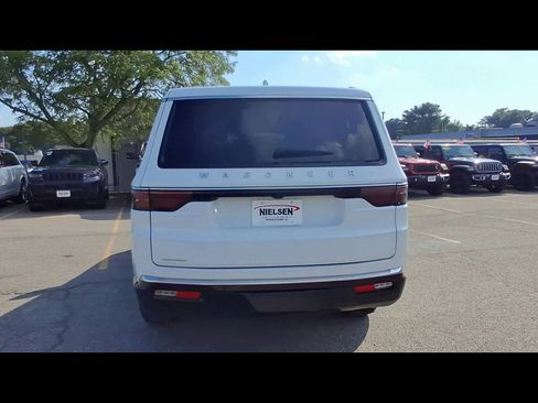 Certified 2023 Jeep Wagoneer 4WD image 7