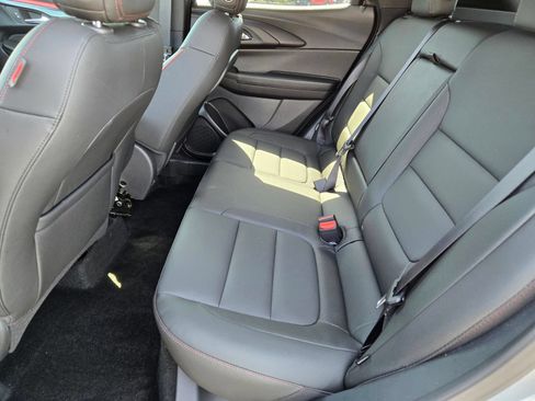 Used 2025 Chevrolet TrailBlazer RS FWD image 9