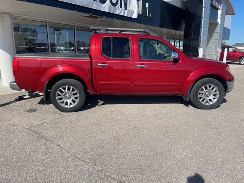 Used 2012 Nissan Frontier SL w/ Moonroof Pkg AWD/4WD image 8