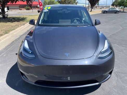Used 2024 Tesla Model Y Long Range AWD/4WD image 2