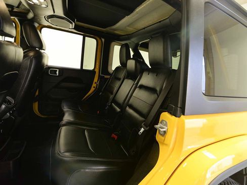 Used 2021 Jeep Wrangler Unlimited Sahara image 11