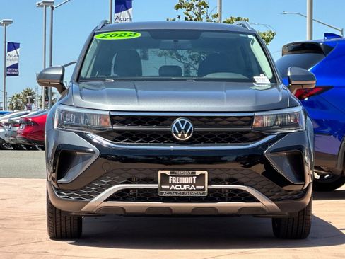 Used 2022 Volkswagen Taos SE FWD image 9