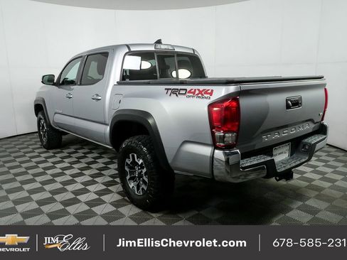 Used 2016 Toyota Tacoma TRD Off-Road image 3